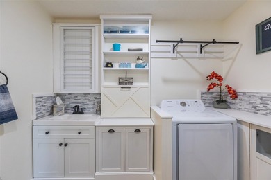 Welcome to your private retreat overlooking beautiful Lake - photo 31