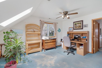Canalfront 4-bedroom home situated on a private lot in Pine - photo 32