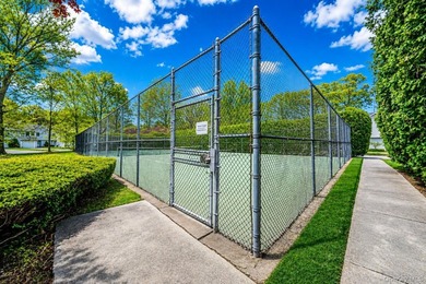 Welcome to easy living in the highly sought after Fox Meadow - photo 32