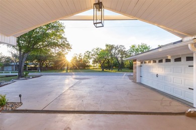 Welcome to your private retreat overlooking beautiful Lake - photo 34