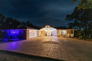 Welcome to your private retreat overlooking beautiful Lake - photo 35