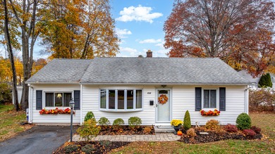 Lake Saltonstall Home For Sale in East Haven Connecticut