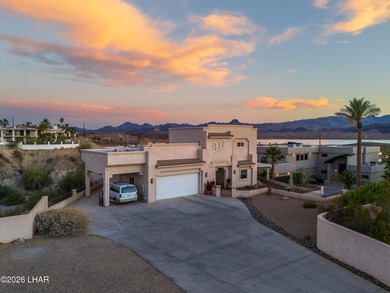 SPECTACULAR LAKE VIEW HOME ONE OF A KIND PRIVACY, ON A CUL DE - photo 1