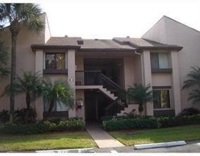 Pine Island Ridge Lakes Condo For Sale in Davie Florida