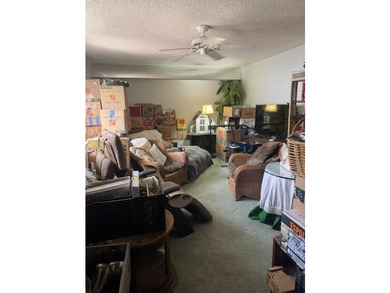 Great location! Priced to sell! 2Br 2.5Ba townhouse. Centrally - photo 2