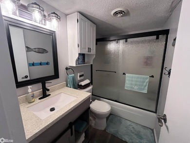 Welcome to your private escape in Clear Lake! This desirable - photo 12