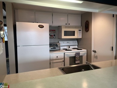 Welcome to your private escape in Clear Lake! This desirable - photo 17