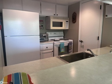 Welcome to your private escape in Clear Lake! This desirable - photo 18