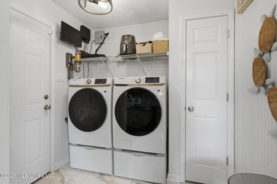 Welcome to 309 Woodcrest... a home in Long Beach so perfect that - photo 19
