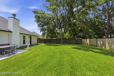 Welcome to 309 Woodcrest... a home in Long Beach so perfect that - photo 21