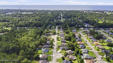 Welcome to 309 Woodcrest... a home in Long Beach so perfect that - photo 29
