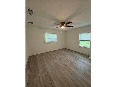 Welcome to this beautifully renovated 4-bedroom, 3-bath home - photo 10