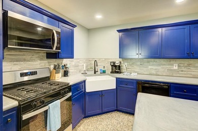 You can't beat this location and income potential in beautiful - photo 9
