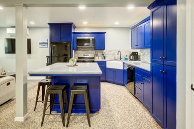 You can't beat this location and income potential in beautiful - photo 10