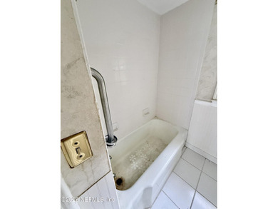 Unlock the potential in this 2 bedroom, 2 bath with a flex room - photo 21