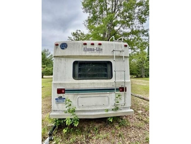 VACANT LOT WITH LAKE ACCESS. Don't miss out on this great lot - photo 3