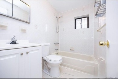Great investment property! semi attached legal three family in - photo 8