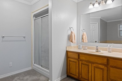Beautifully updated and thoughtfully designed, this 3-bedroom - photo 30