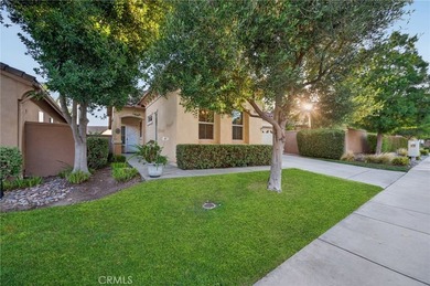 Stunning and tastefully upgraded, this beautiful 3 bedroom, 2 - photo 2