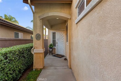 Stunning and tastefully upgraded, this beautiful 3 bedroom, 2 - photo 3