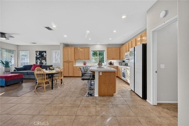 Stunning and tastefully upgraded, this beautiful 3 bedroom, 2 - photo 8