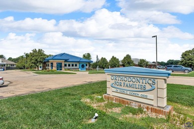 Immense opportunity in a high-traffic area! This fully