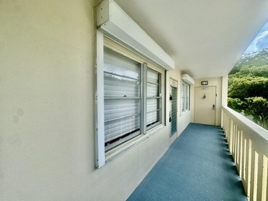 Immaculate 2-bed, 2-bath third-floor condo offering stunning - photo 2