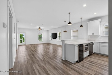 Enjoy living in the heart of Downtown Pass Christian. This - photo 15