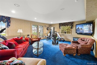 This breathtaking lakefront estate makes an unforgettable first - photo 21