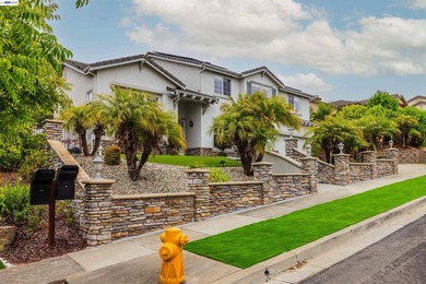 Welcome to this exceptional Bailey Ranch residence, ideally - photo 3