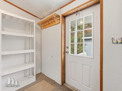 Welcome to your family's next chapter in the desirable Moon Lake - photo 6