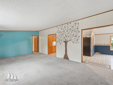 Welcome to your family's next chapter in the desirable Moon Lake - photo 10