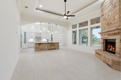 Welcome to 412 Havasu Point in the highly sought-after Cascada - photo 8