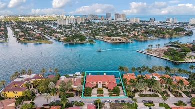 Located at the private end of Isla Bahia Drive in prestigious - photo 1