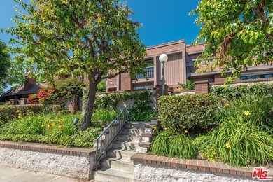 Treat yourself to this beautiful, light and bright 2-bedroom, 2 - photo 2