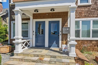 Welcome home to this beautifully updated top-floor unit, ideally - photo 4