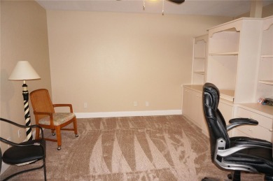 ***EXPANSIVE HARBOR VIEWS*** Spacious unit with 2 Bedrooms Plus - photo 12