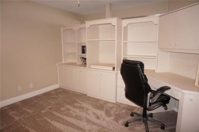 ***EXPANSIVE HARBOR VIEWS*** Spacious unit with 2 Bedrooms Plus - photo 14
