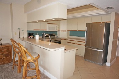 ***EXPANSIVE HARBOR VIEWS*** Spacious unit with 2 Bedrooms Plus - photo 15
