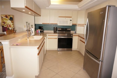 ***EXPANSIVE HARBOR VIEWS*** Spacious unit with 2 Bedrooms Plus - photo 16