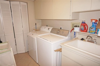 ***EXPANSIVE HARBOR VIEWS*** Spacious unit with 2 Bedrooms Plus - photo 20
