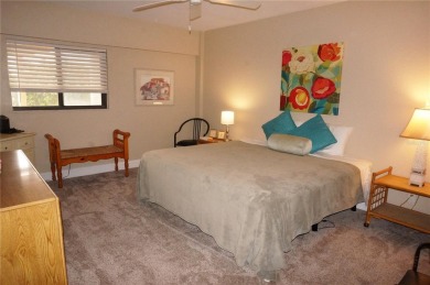***EXPANSIVE HARBOR VIEWS*** Spacious unit with 2 Bedrooms Plus - photo 22