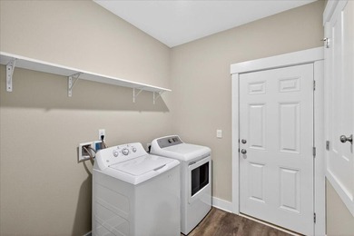 Nestled in a cul-de-sac, this beautifully built 2022 home offers - photo 24