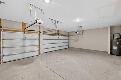 Nestled in a cul-de-sac, this beautifully built 2022 home offers - photo 26