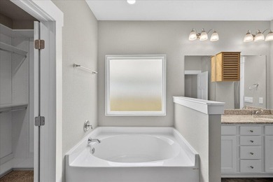 Nestled in a cul-de-sac, this beautifully built 2022 home offers - photo 31