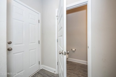 This Victoria model home is one of our floorplans offering - photo 32