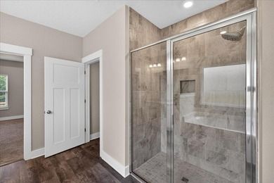 Nestled in a cul-de-sac, this beautifully built 2022 home offers - photo 34