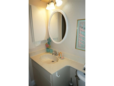 ***EXPANSIVE HARBOR VIEWS*** Spacious unit with 2 Bedrooms Plus - photo 35