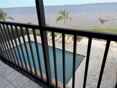 ***EXPANSIVE HARBOR VIEWS*** Spacious unit with 2 Bedrooms Plus - photo 40