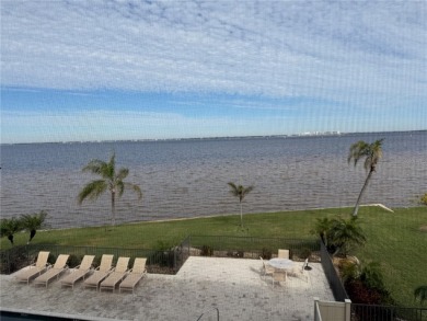 ***EXPANSIVE HARBOR VIEWS*** Spacious unit with 2 Bedrooms Plus - photo 42